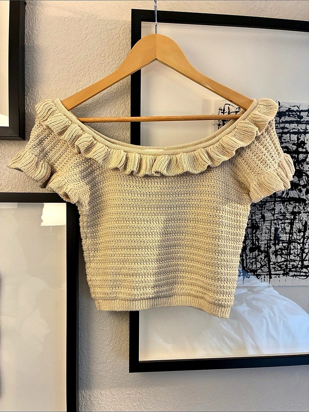 H&M Ruffle Knit Crop Sweater in Cream Size Medium NWT
